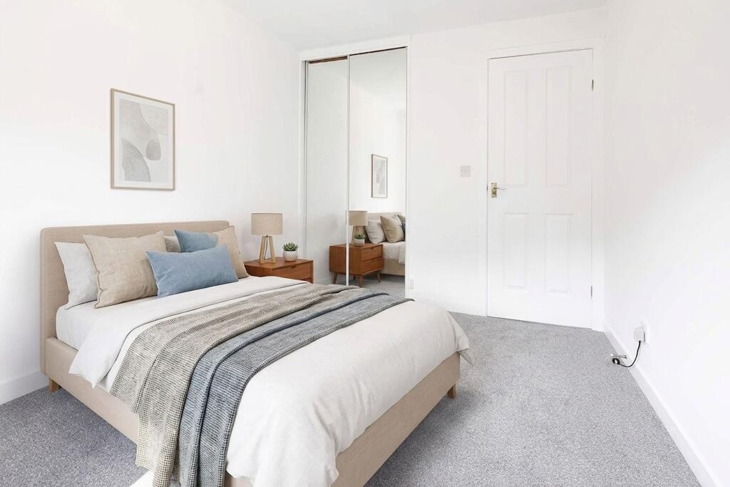 Apartment in Edinburgh - More