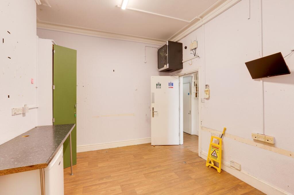 All Saints Terrace, Nottingham, NG7 - More