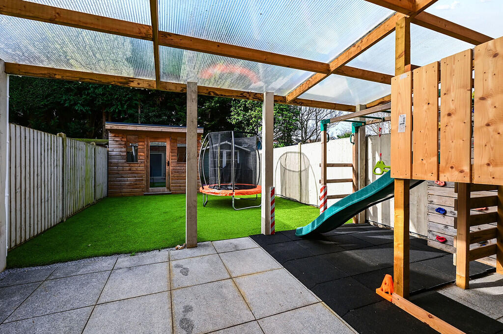House in Blackwater, Darby Green, Yateley - More