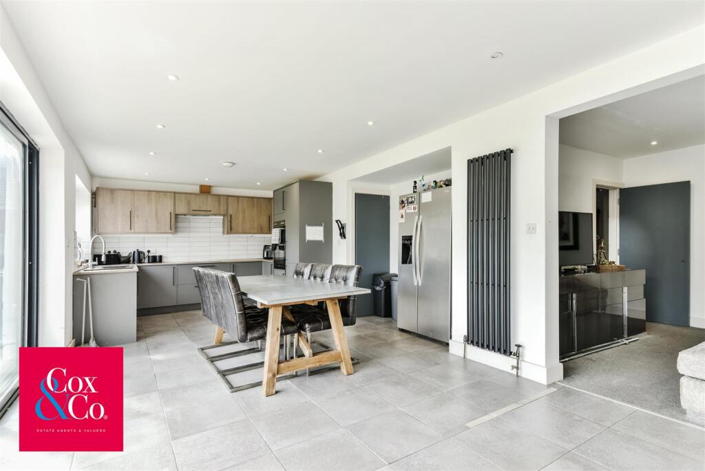 Hadrian Avenue, Southwick photo 5