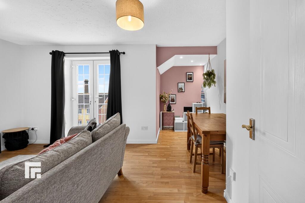 Apartment in Barry - View 4