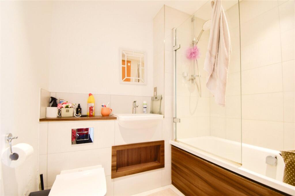 Apartment in Cambridge, Eddington - View 6