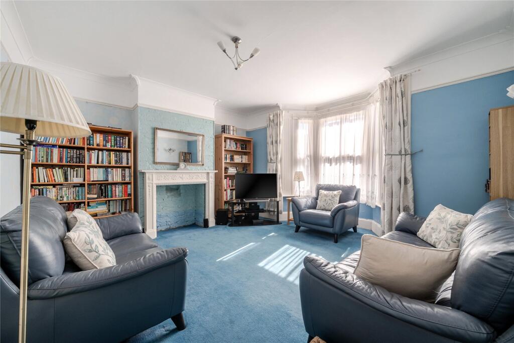 House in London - View 2