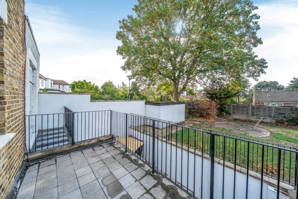 Apartment in London - View 4