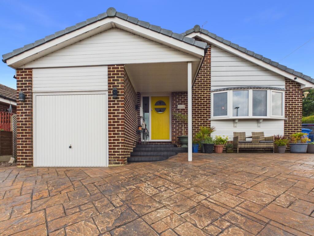 House in Tameside, Greater Manchester - View 2