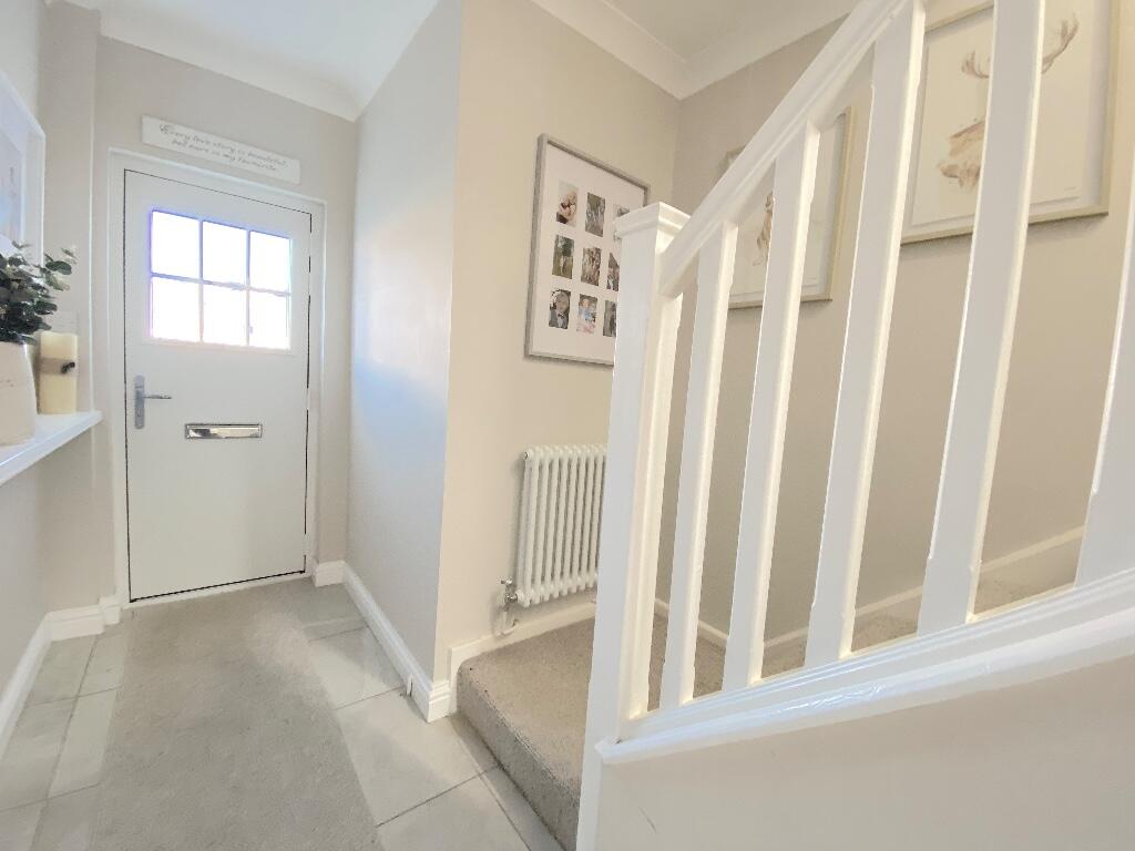 28 Queens Gardens, Codsall WV8 2EP photo 2
