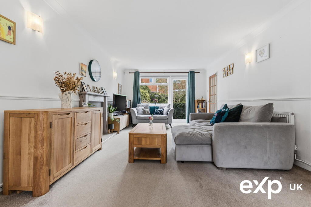 House in Rushcliffe, Plumtree Park, Keyworth - More