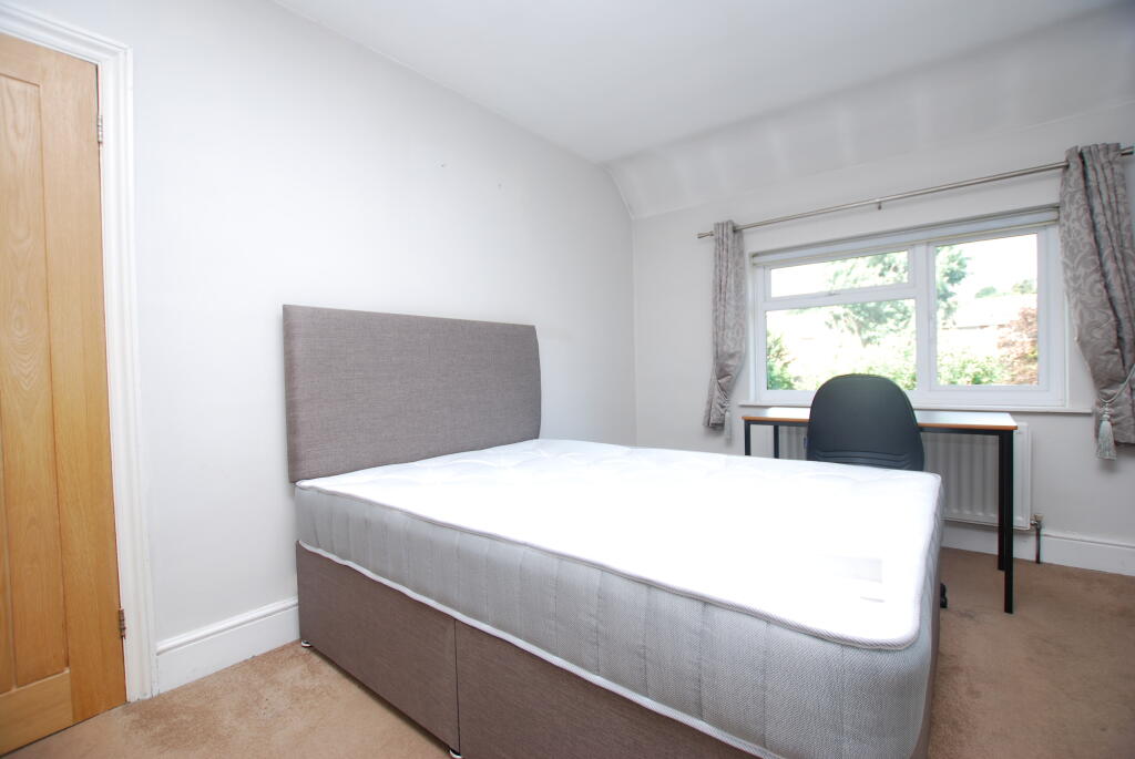 House in Guildford - View 5