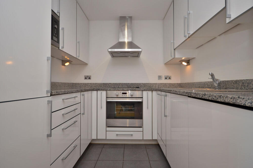 Apartment in London - View 5