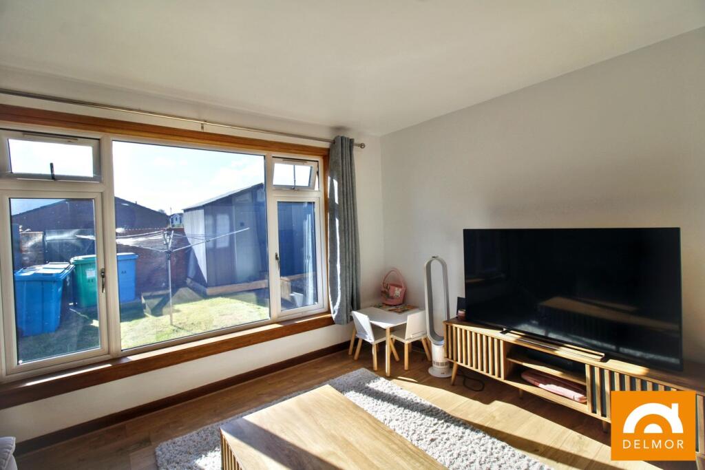House in Kirkcaldy, Fife - More