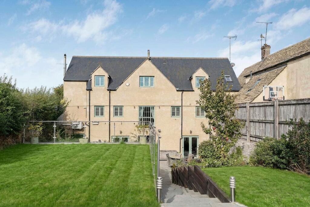 Main image of property: Cricklade Road, South Cerney, GL7