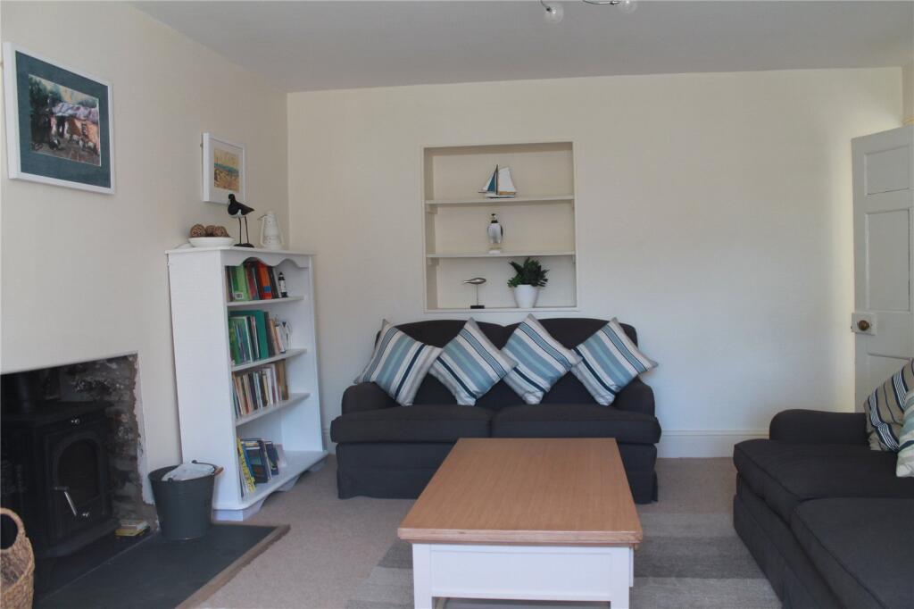 House in Goodwick, Fishguard and Goodwick - View 4