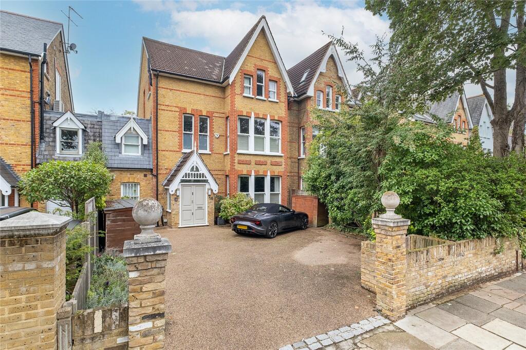 Main image of property: Lion Gate Gardens, Richmond, Surrey, TW9