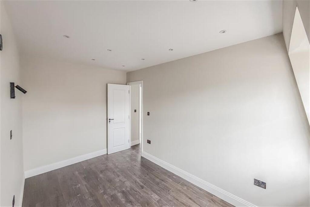 Apartment in London - View 3