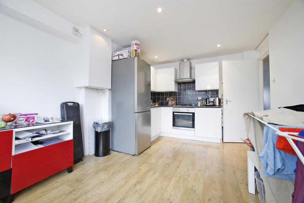Apartment in London - View 5