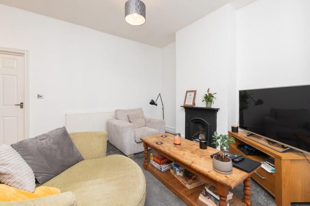 Apartment in Bristol, Kingswood - More