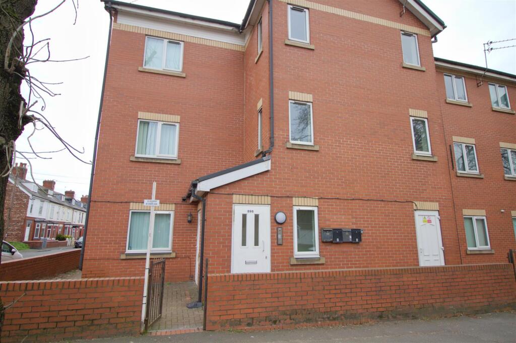 Main image of property: Hyde Road, Manchester