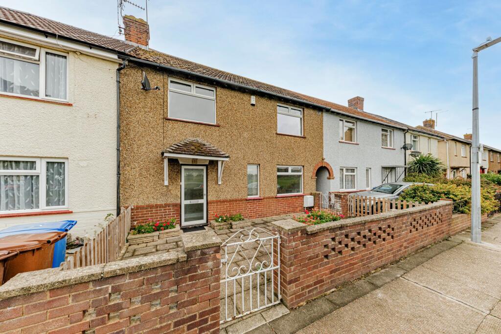 Main image of property: Barnfield Road, Faversham, ME13