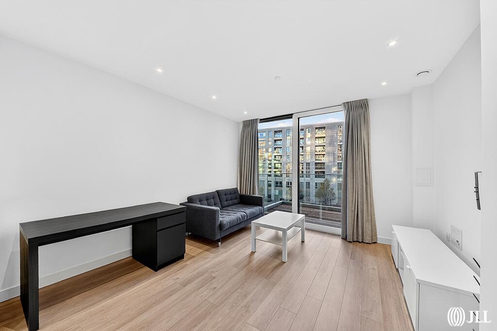 Main image of property: 18 Woodberry Down Woodberry Down N4