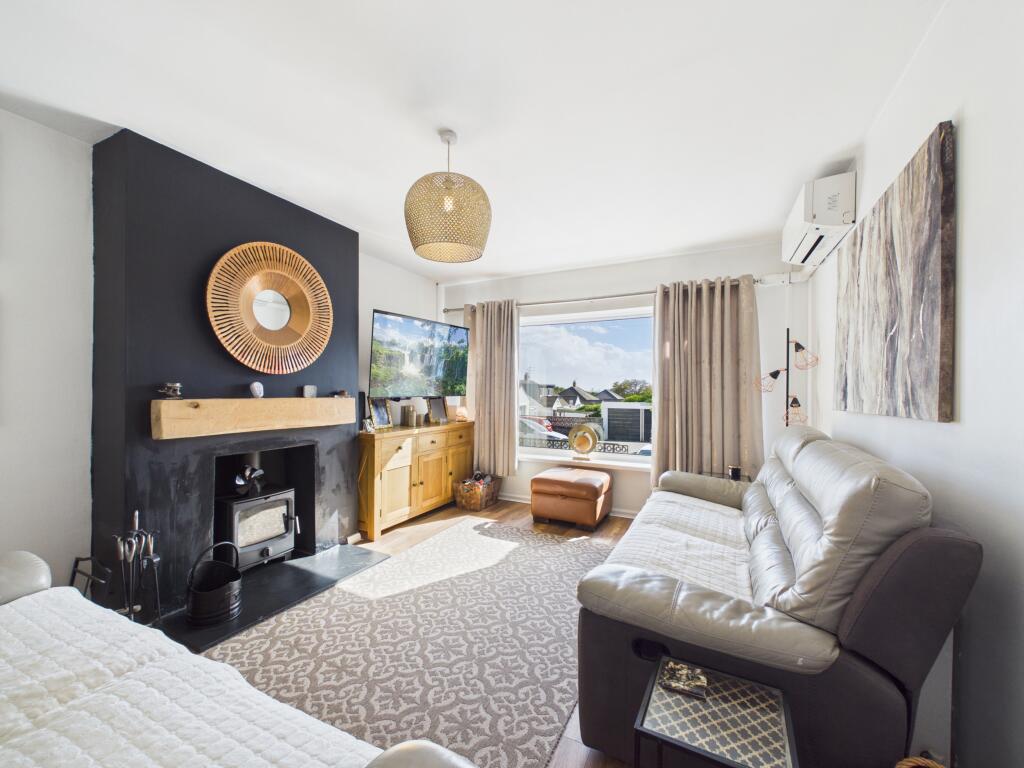 Clos Y Graig, Rhiwbina, Cardiff, CF14 photo 2