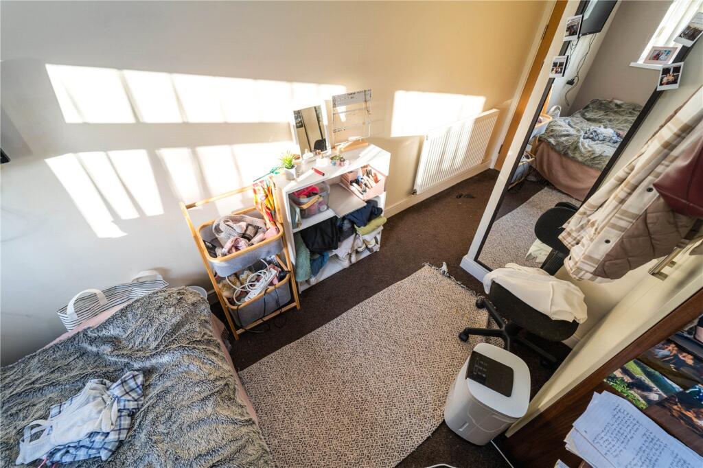 6 bedroom house for rent