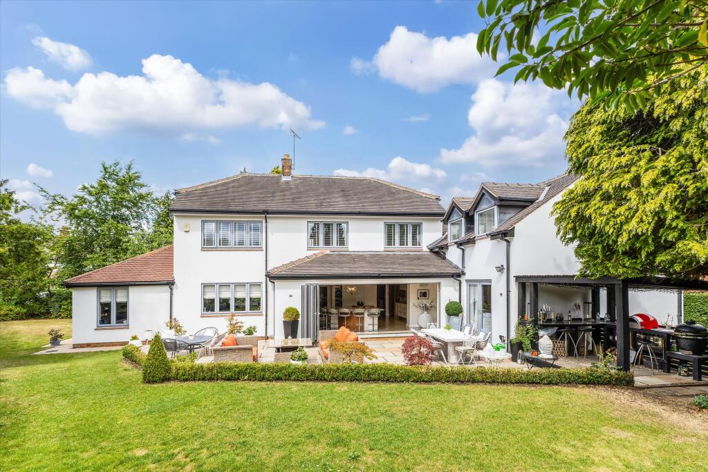 Main image of property: Warwick Crescent, Harrogate, North Yorkshire, HG2