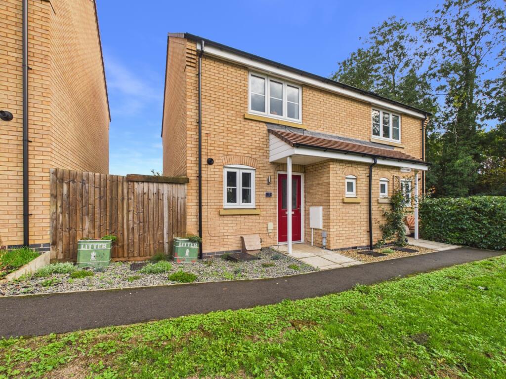 Main image of property: Willis Close, Long Buckby, NN6 7ZB