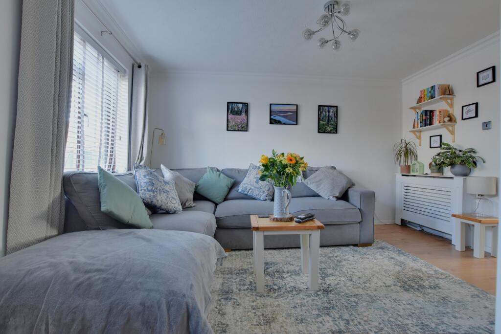 Rowan Drive, Heybridge photo 4