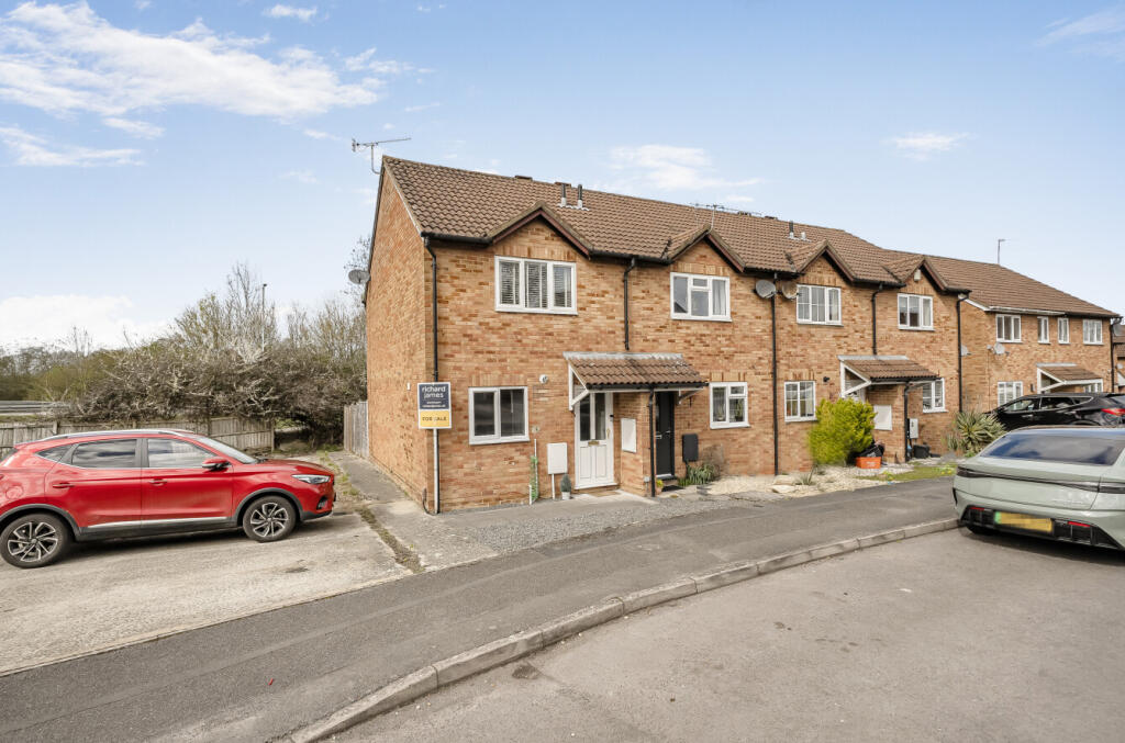 Main image of property: Bayleaf Avenue, Woodhall Park, Swindon, SN2