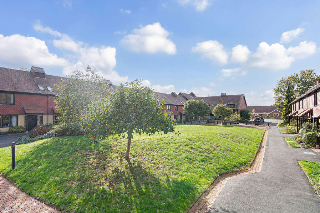 21, Berrow Court, Upton-upon-Severn, Worcester photo 4