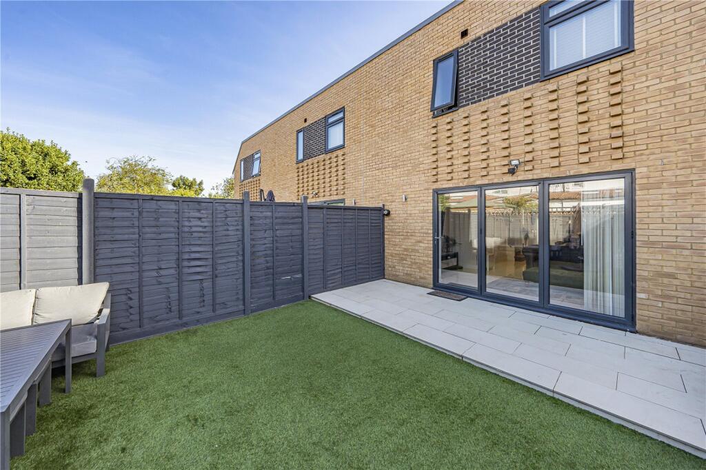 House in London - View 3