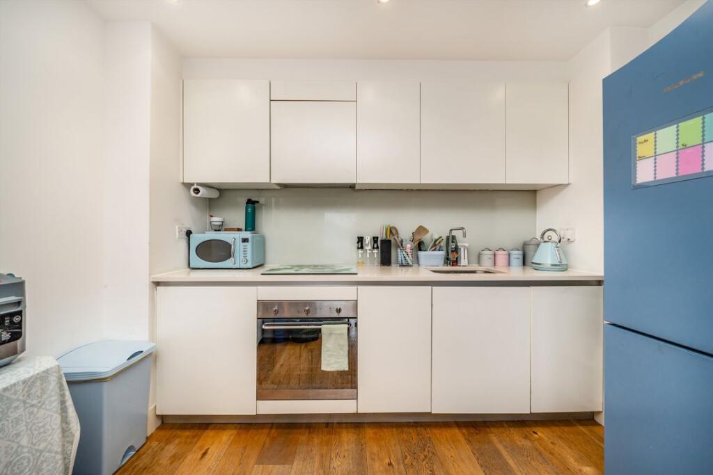 Apartment in London - View 4