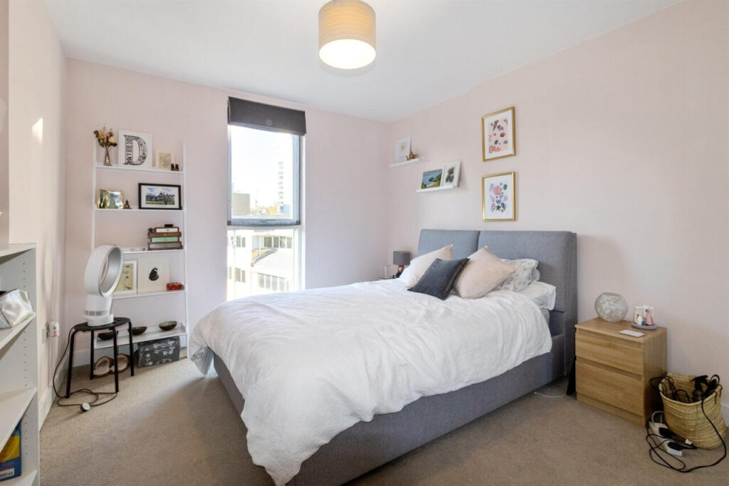 Apartment in London - View 5