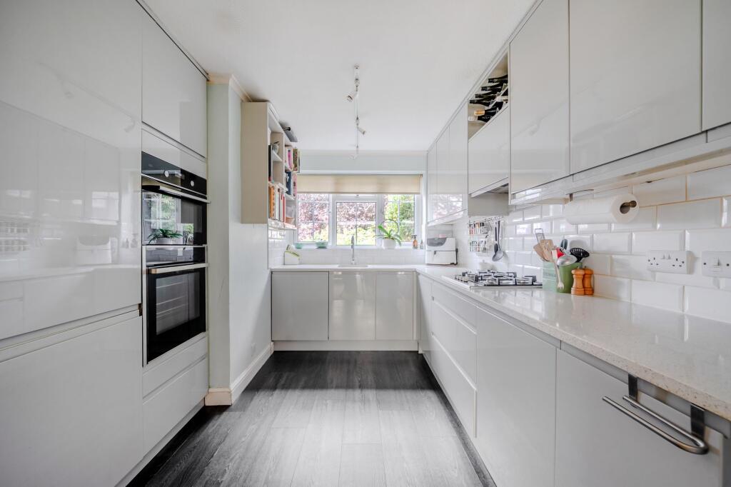 House in Waverley, Great Stoatley, Haslemere - View 2