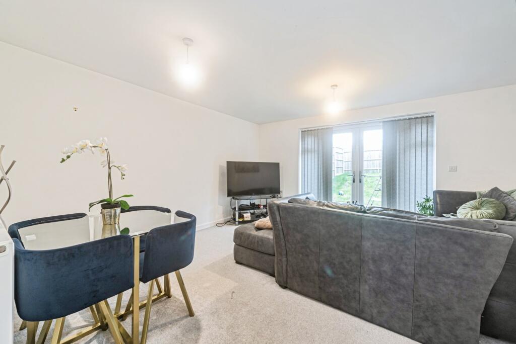 Tubb Way, Basingstoke, Hampshire, RG24 photo 3