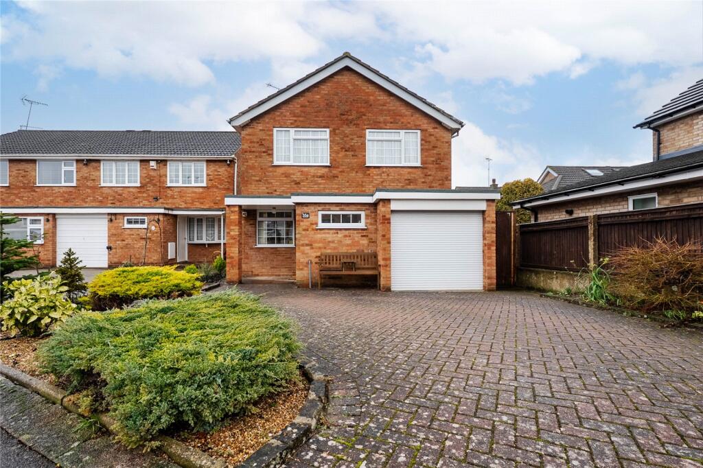 Main image of property: Lambs Close, Dunstable, Bedfordshire, LU5
