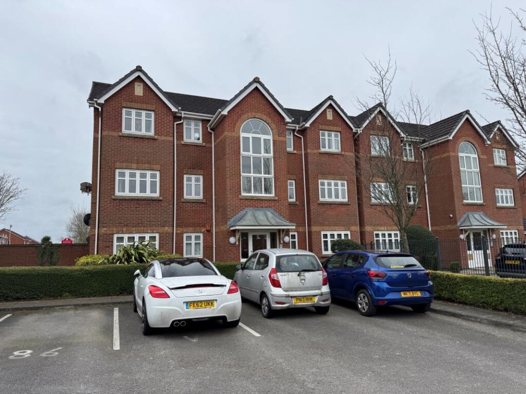 2-bed flat on 64 Rollesby Gardens, St. Helens, Merseyside, WA9 5WG, £70,000