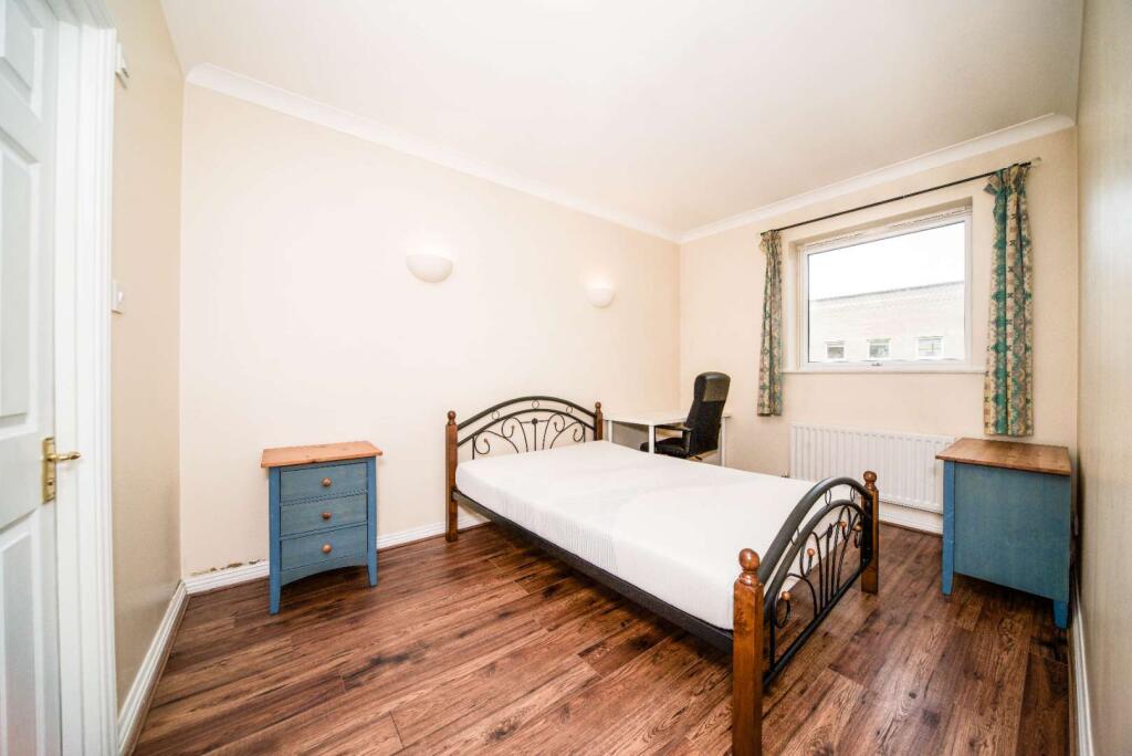 Main image of property: 69 Narrow Street, Limehouse, London