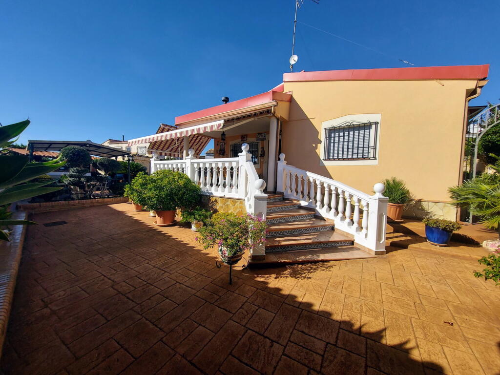 Main image of property: Valencia, Valencia, Montserrat