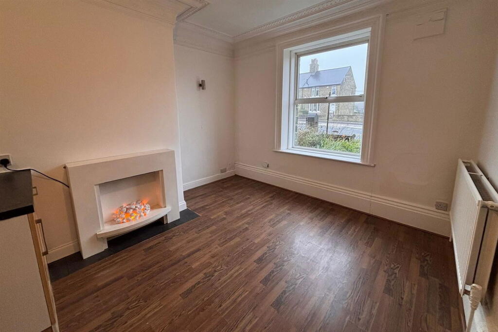 New Hey Road, Huddersfield, HD3 photo 3
