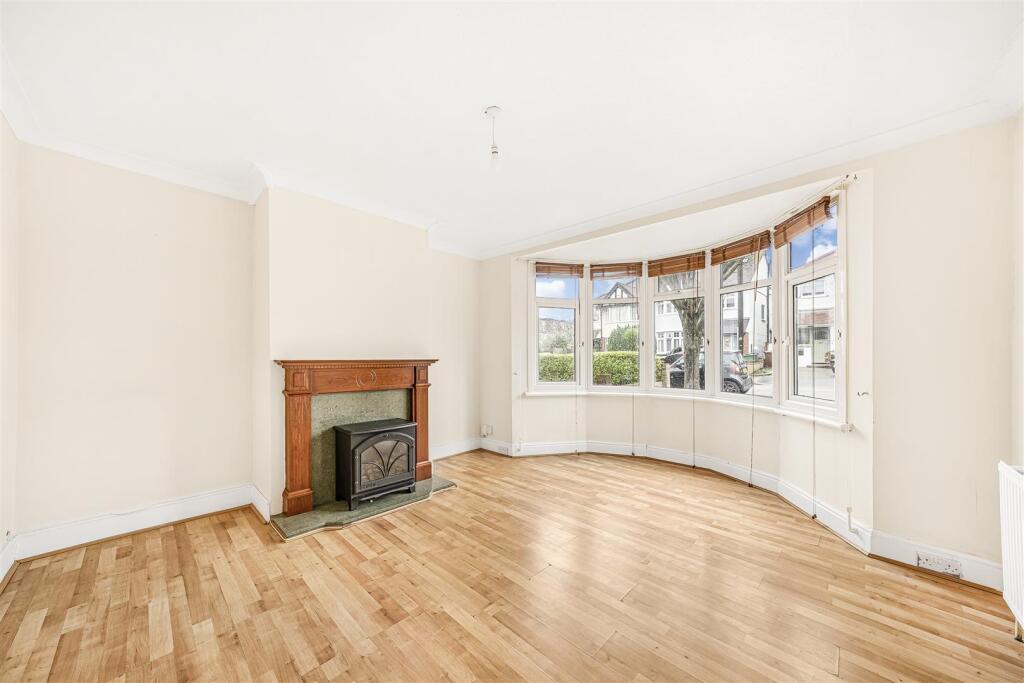 Victoria Road, North Chingford, E4 photo 2