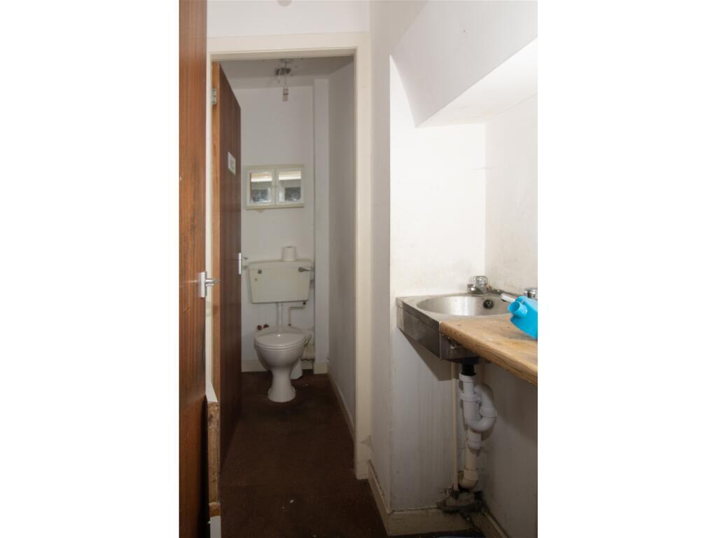 Somerdale Shop and 5 Bed Flat, Highland photo 4