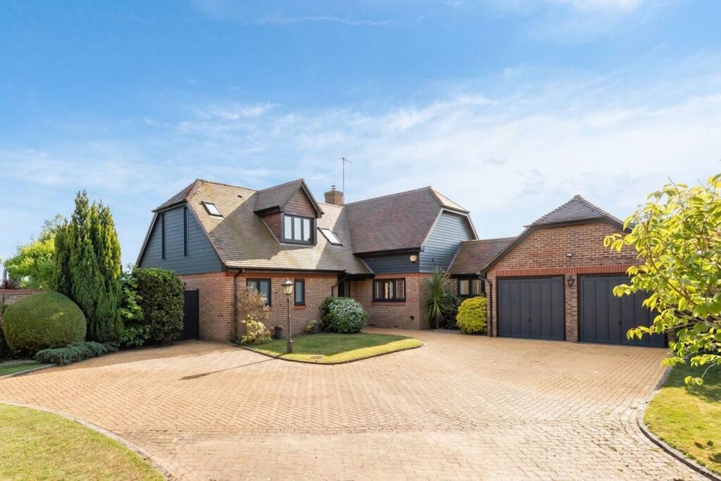 Main image of property: East Drive, Angmering, BN16