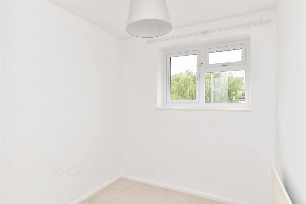 House in Lewes, Peacehaven - More