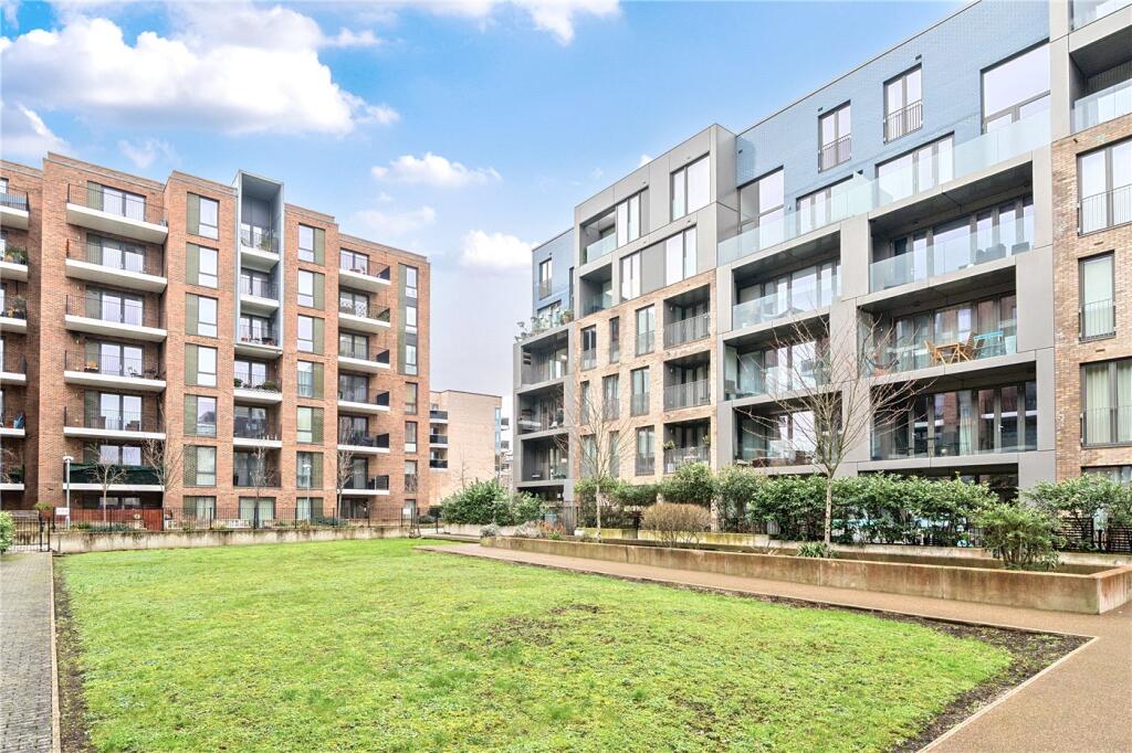 Apartment in London - More