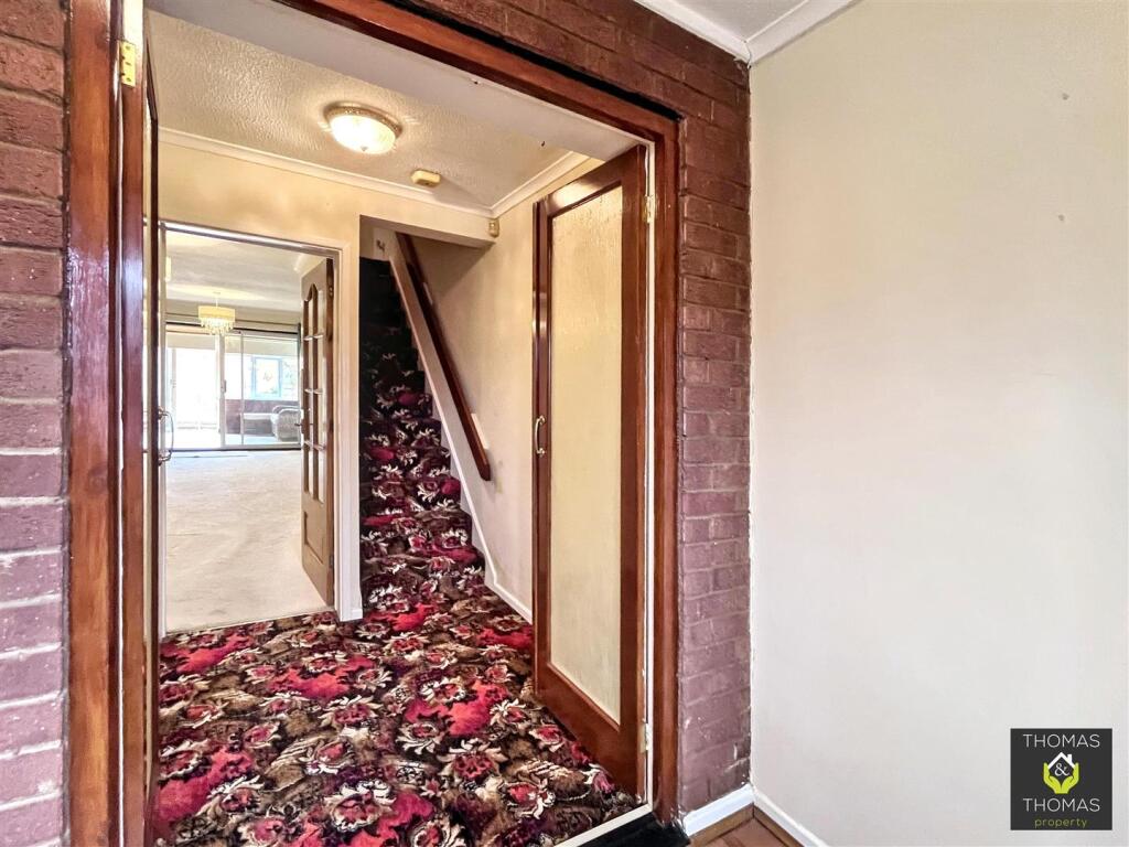 House in Stroud, Hardwicke Green, Hardwicke - More