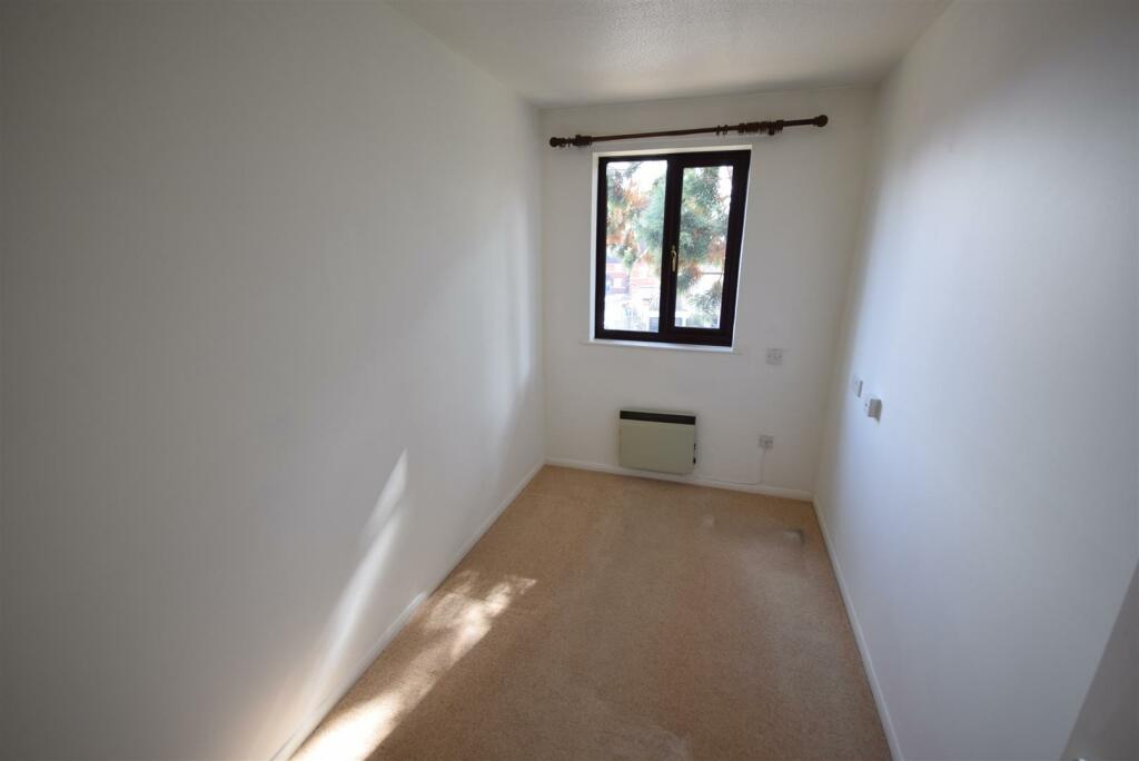 Langley Road, Chippenham photo 4