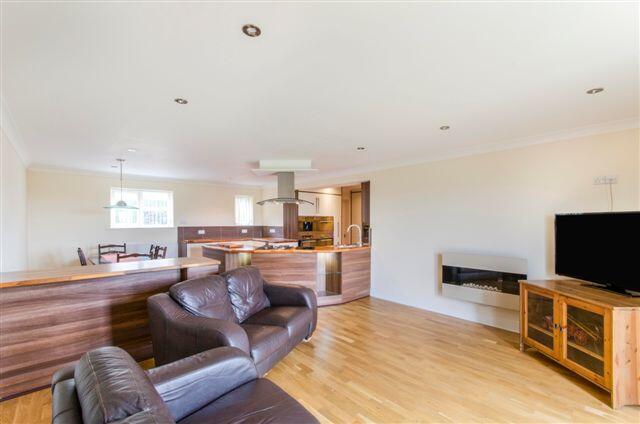 Jail Road, White Lee, Batley, WF17 8AE photo 3