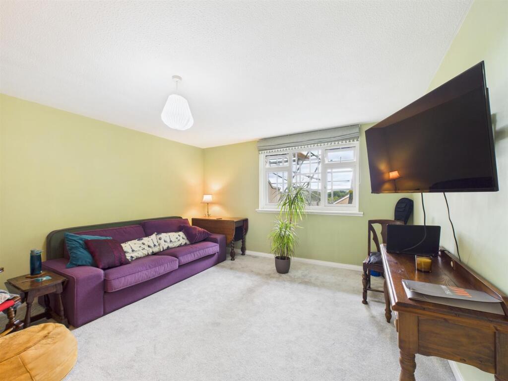Apartment in Kingswood, Hanham Abbots - View 2