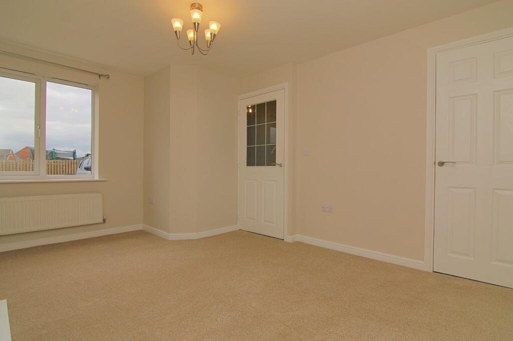Royds Hall Drive, Bradford, BD6 photo 3
